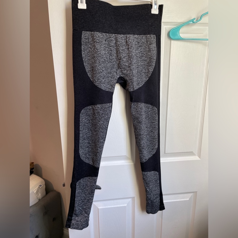 Contour workout leggings size medium